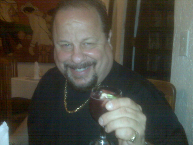 Date this funny United States man Italiano from Long Beach US7453