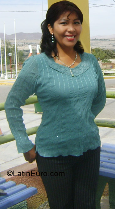 Date this pretty Peru girl Mariesther from Moquegua PE332