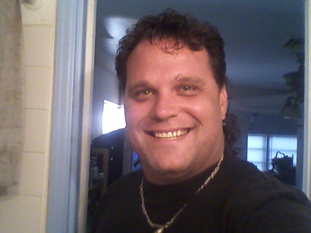 Date this tall United States man CHESTER from Fort Lauderdale US7512