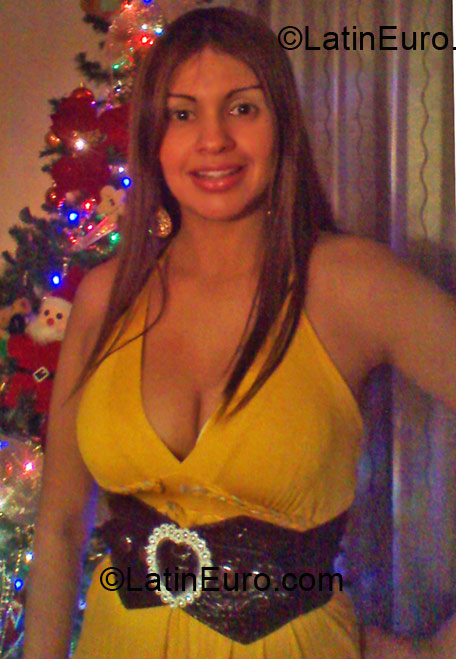 Date this delightful Venezuela girl Roxanna from Caracas VE29
