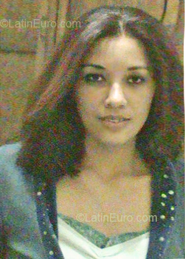 Date this georgeous Honduras girl Kenia from San Pedro Sula HN226