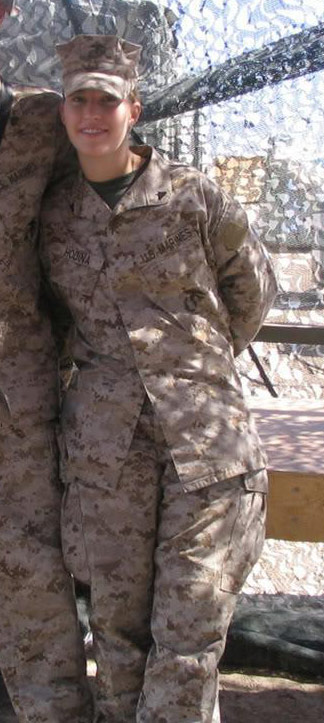 Date this fun United States girl Linda from Baghdad US7607