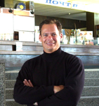 attractive United States man James from Dallas US7637