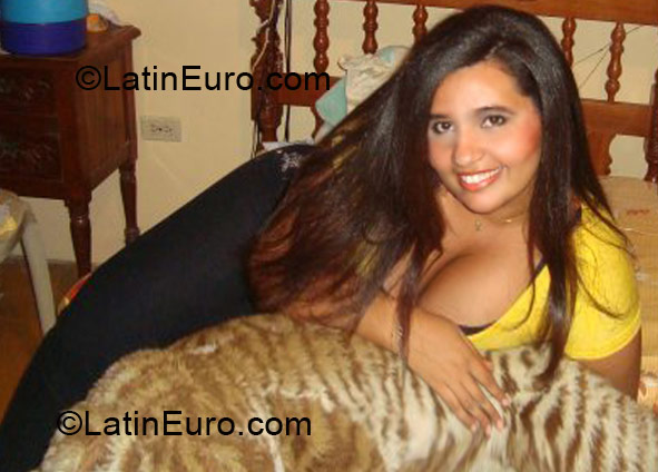 Date this georgeous Colombia girl Lirana from San juan Del Cesar CO5203
