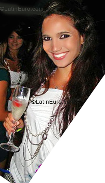 Date this stunning Brazil girl DyWest from Vitoria BR3748