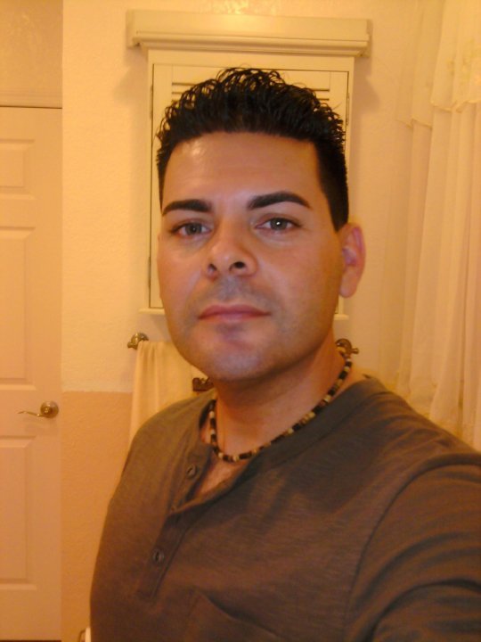Date this charming United States man Sandro from Miami US7752