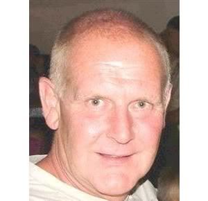 Date this good-looking England man Robert from Liverpool EN27