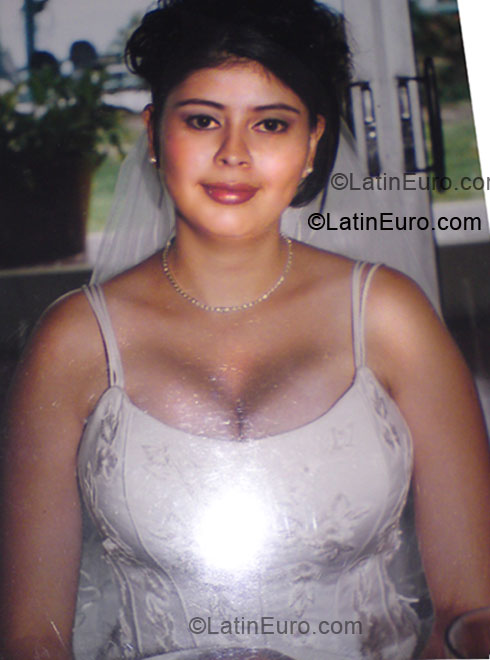 Date this stunning Honduras girl Blanca from Tegucigalpa HN235