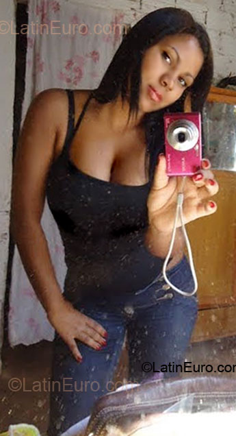 Date this nice looking Brazil girl Solange Caroline from Mongagua BR3800