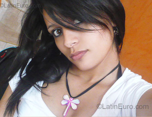 Date this hot Colombia girl Maria Fernanda from Bogota CO5337