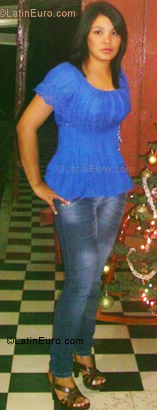 Date this stunning Colombia girl Maria Luisa from Sincelejo CO5374