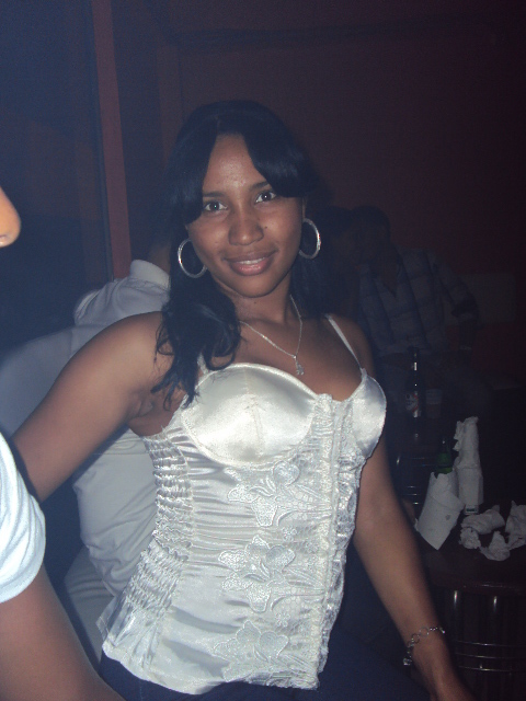 Date this foxy Dominican Republic girl Cesarina from Republica Dominicana DO5361