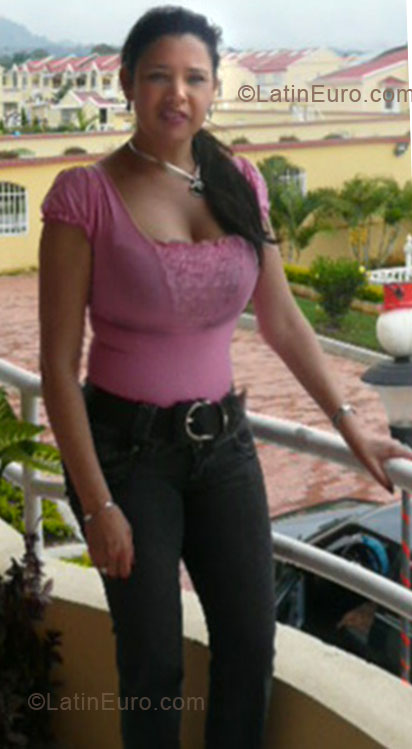 Date this beautiful Colombia girl Vilma from Bogota CO5384