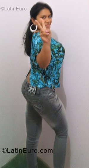 Date this gorgeous Brazil girl Cristiane from Marilia BR3880
