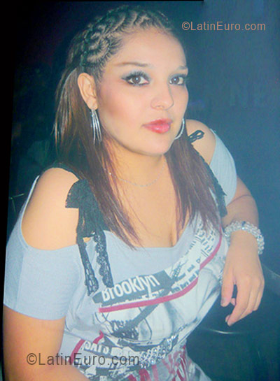 Date this charming Mexico girl Veronica from Monterrey MX244