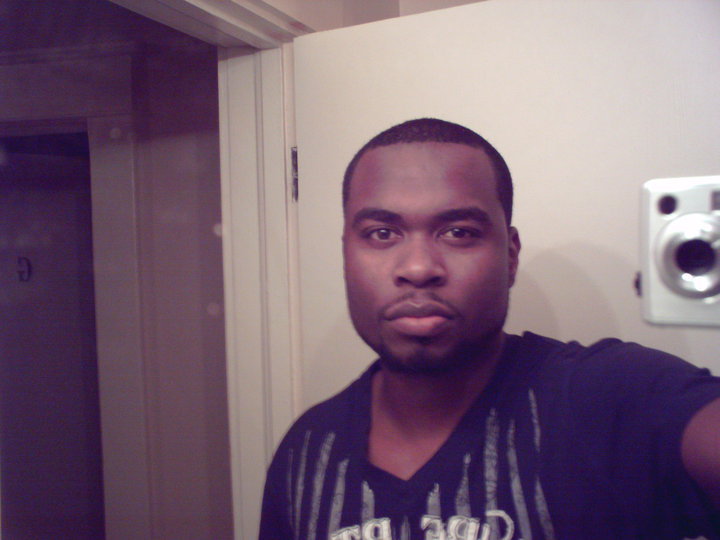 Date this cute United States man Larry from Greensboro US7990