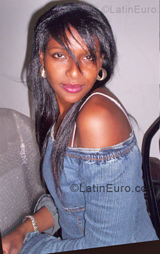 Date this pretty Colombia girl Nicolasa from Bogota CO8473