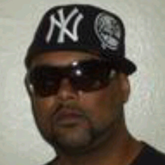 Date this pretty United States man Andrew from Nyc US8001