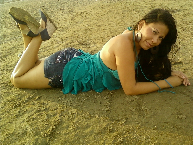 Date this athletic Colombia girl Alexa from Barraquilla CO5495