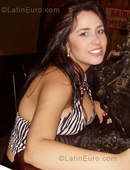 Date this charming Brazil girl Simone from Sao Paulo BR3953