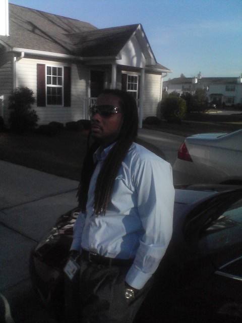 Date this tall United States man Droematic from Durham US8097