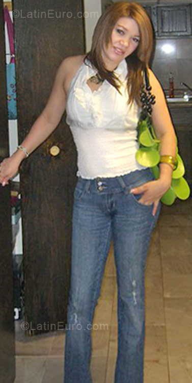 Date this stunning Honduras girl Evelin from San Pedro Sula DO5506