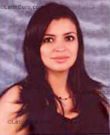 Date this sultry Colombia girl Aura Maria from Armenia CO5524