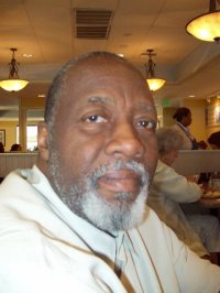 Date this tall United States man Khalil from Norfolk US8150