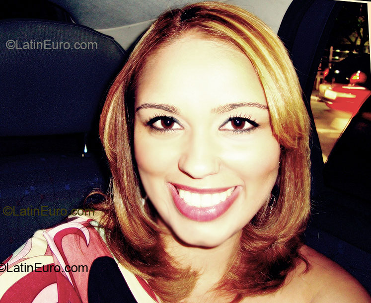 Date this hot Brazil girl Cristiane from Sao Paulo BR4026