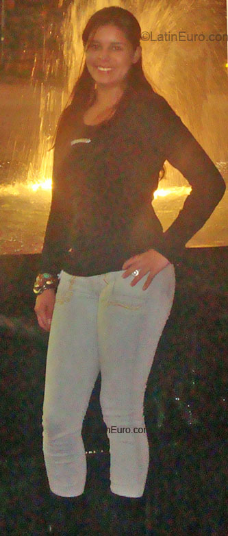 Date this sultry Colombia girl Yesica from Bogota CO5581