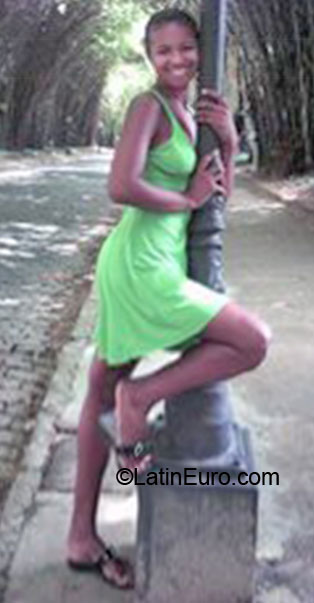 Date this nice looking Brazil girl Aline from Sao Joao De Meriti BR6071