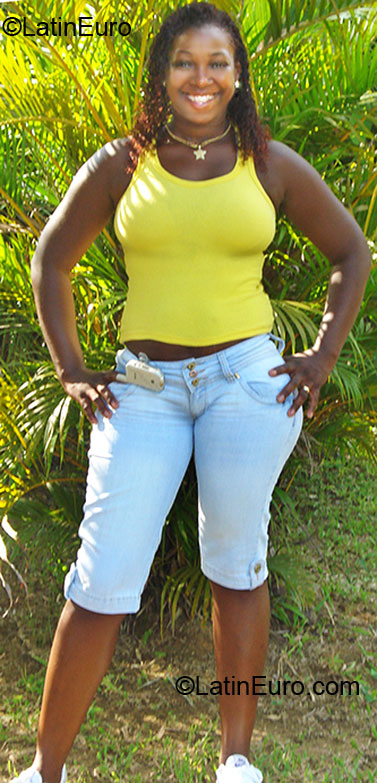 Date this funny Brazil girl Rejane from Rio De Janeiro BR4040