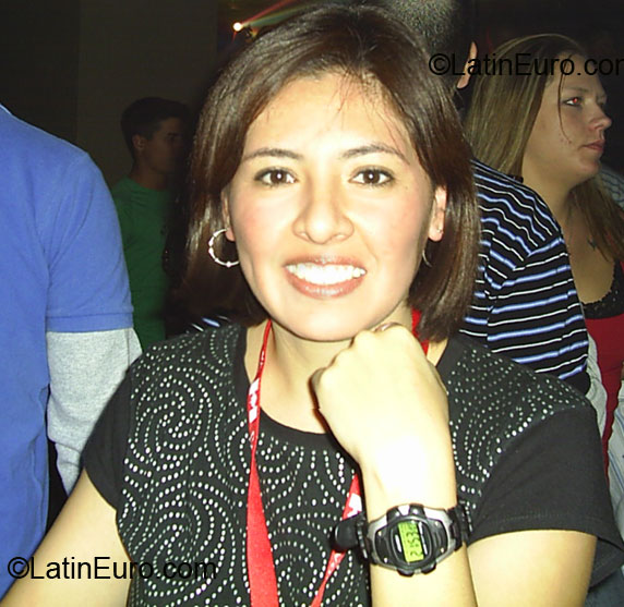 Date this attractive Mexico girl Adriana from Puebla MX257