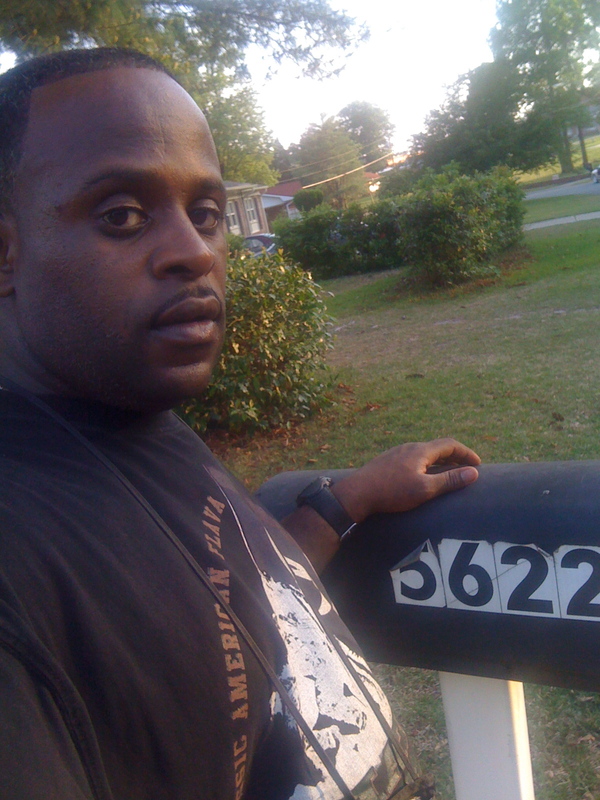 Date this beautiful United States man Breon from Vass US8328