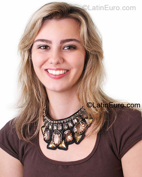Date this hard body Brazil girl Fernanda from Muriae BR4108