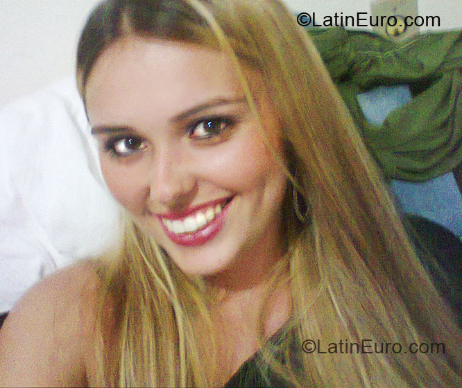 Date this sensual Brazil girl Graziela from Catanduva BR4114