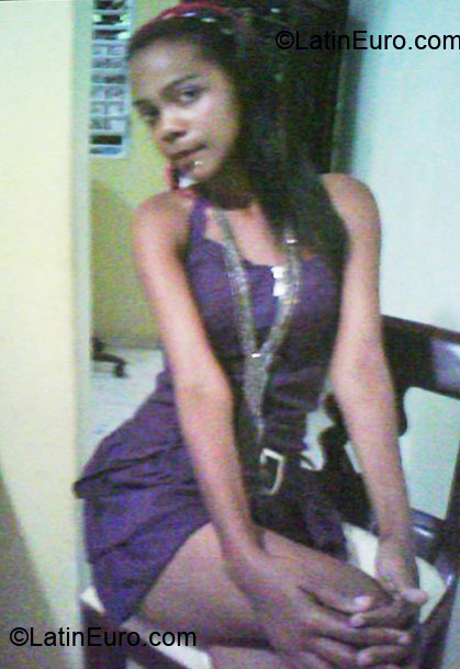 Date this voluptuous Dominican Republic girl Perlina from Santo Domingo DO7393