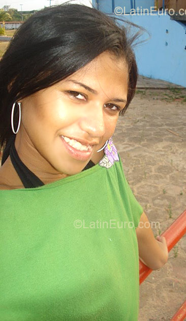 Date this voluptuous Brazil girl Suene from Rio de Janeiro BR4145