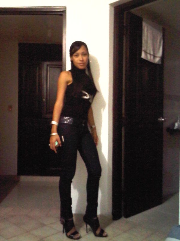 Date this tall Dominican Republic girl Lina from Santo Domingo DO5704