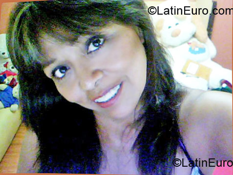Date this good-looking Peru girl Maria Luzero from Lima PE390