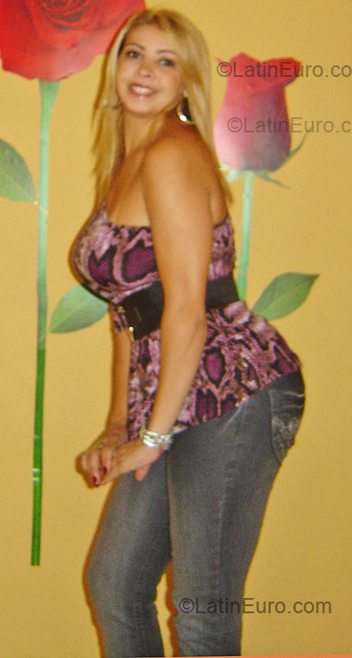 Date this charming Brazil girl Adriana from Rio De Janeiro BR4175
