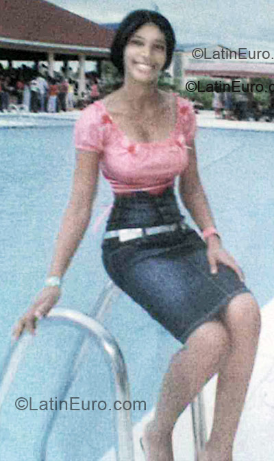 Date this lovely Dominican Republic girl Anyisantana from Santo Domingo DO5751