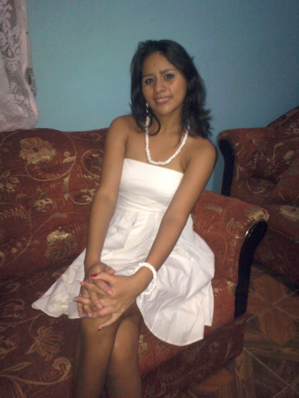 Date this nice looking Honduras girl Mileny from Puerto Cortes HN265