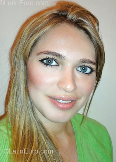 Date this attractive Brazil girl Juliana from Sao Paulo BR4270