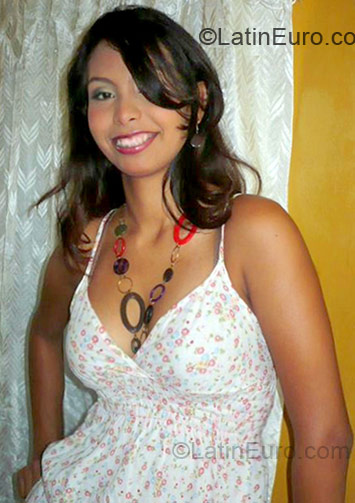 Date this young Colombia girl Adriana from Barranquilla CO5750