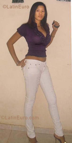 Date this good-looking Dominican Republic girl Indhira from santo domingo DO5782