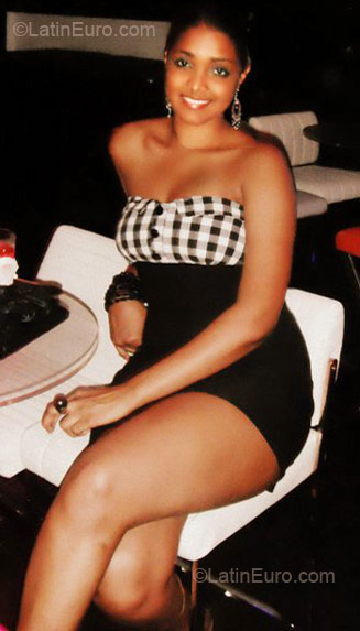 Date this charming Dominican Republic girl Patricia from Santo Domingo DO5825