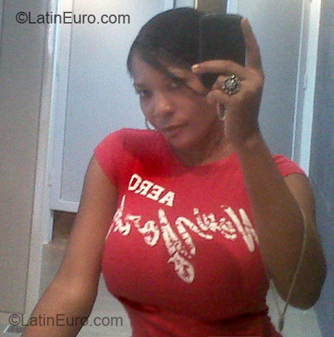 Date this georgeous Dominican Republic girl Yans from Santo Domingo DO7083