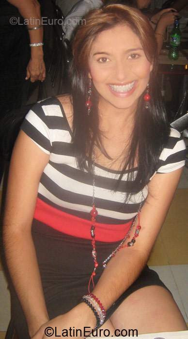 Date this gorgeous Colombia girl Kelly from Barranquilla CO7112