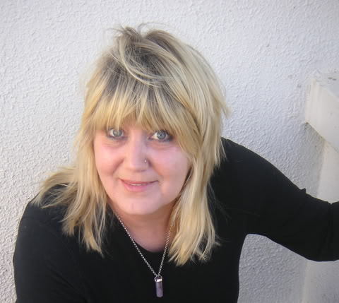 Date this hard body United Kingdom girl Jthom from London GB455